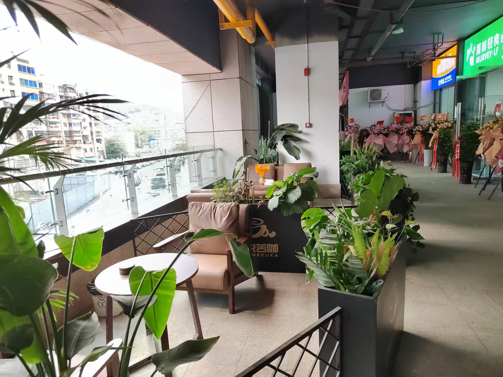 云岩大营坡万科翡翠45平有外摆区咖啡店转让